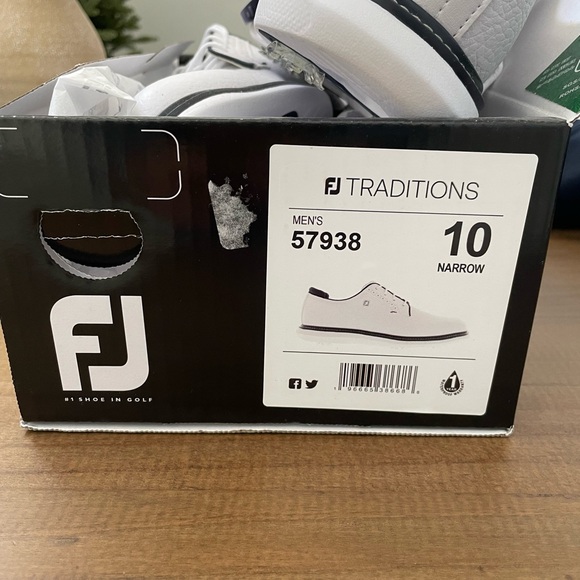 FootJoy Golf Shoes - Picture 3 of 5